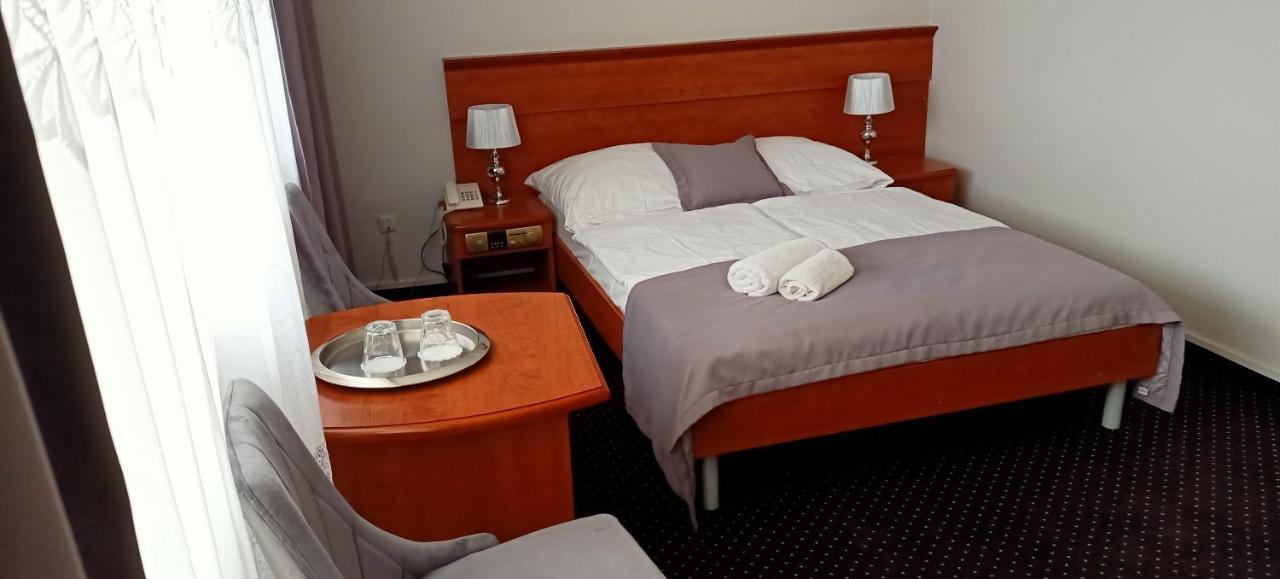 Hotel Wodnik Twoj Hotel Z Widokiem Na Morze อุสตรอเนียมอร์สเกีย ภายนอก รูปภาพ
